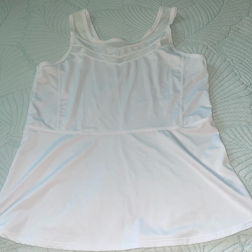 Women’s white tennis top TAIL Brooklyn tank top size medium